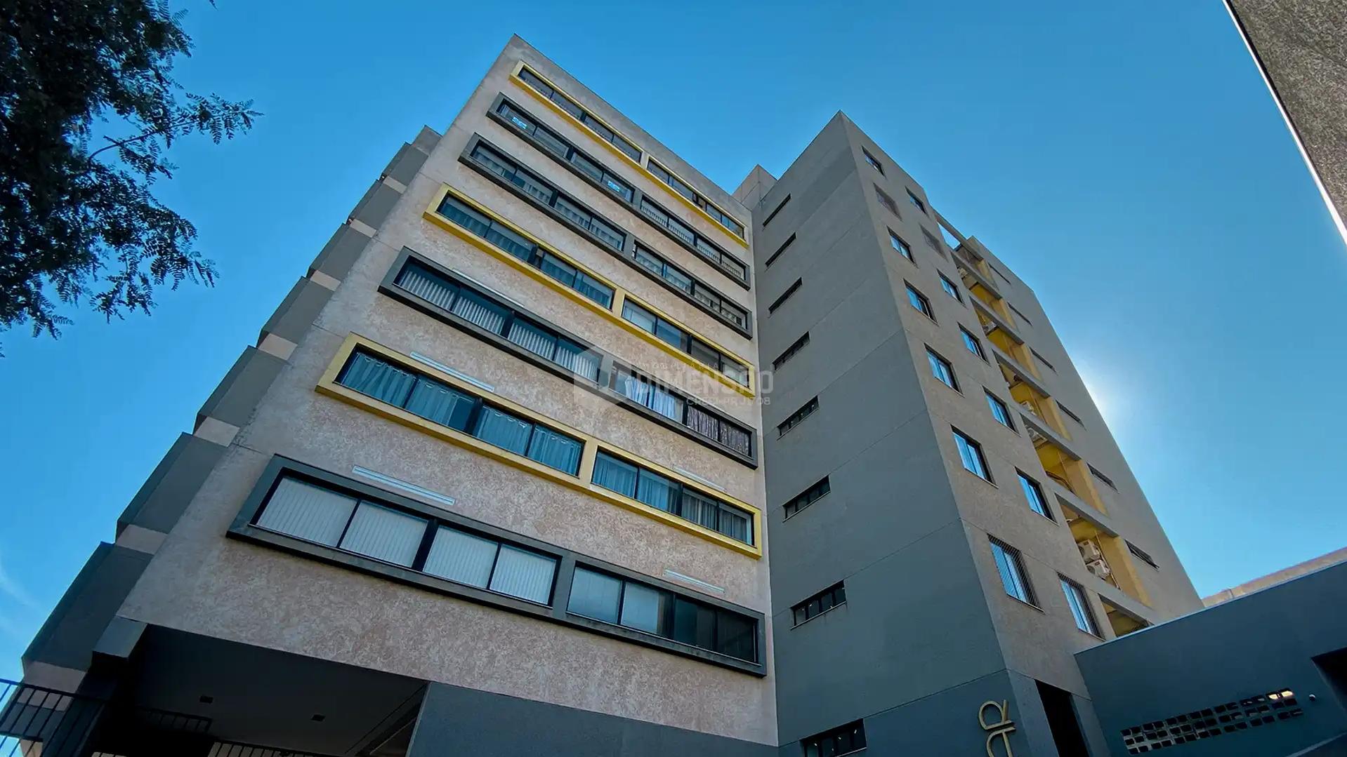 Apartamento à Venda no Edifício Salazar, em Umuarama - PR