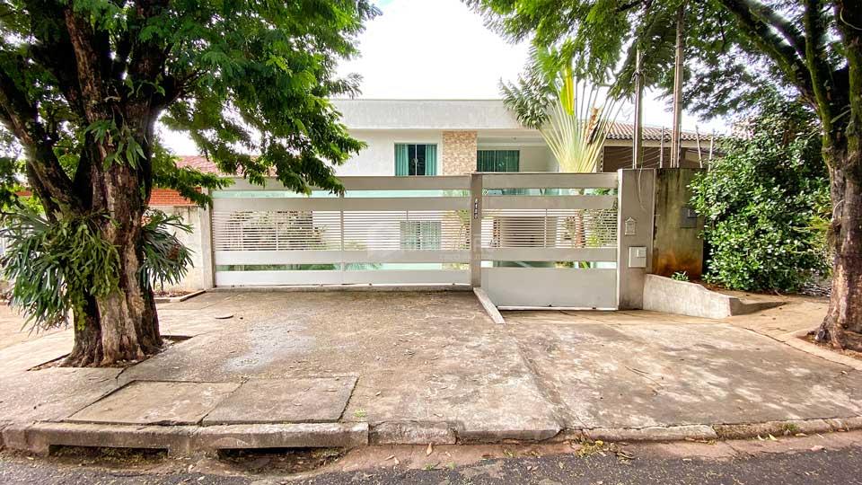 Sobrado à venda na Zona I-A, em Umuarama-PR