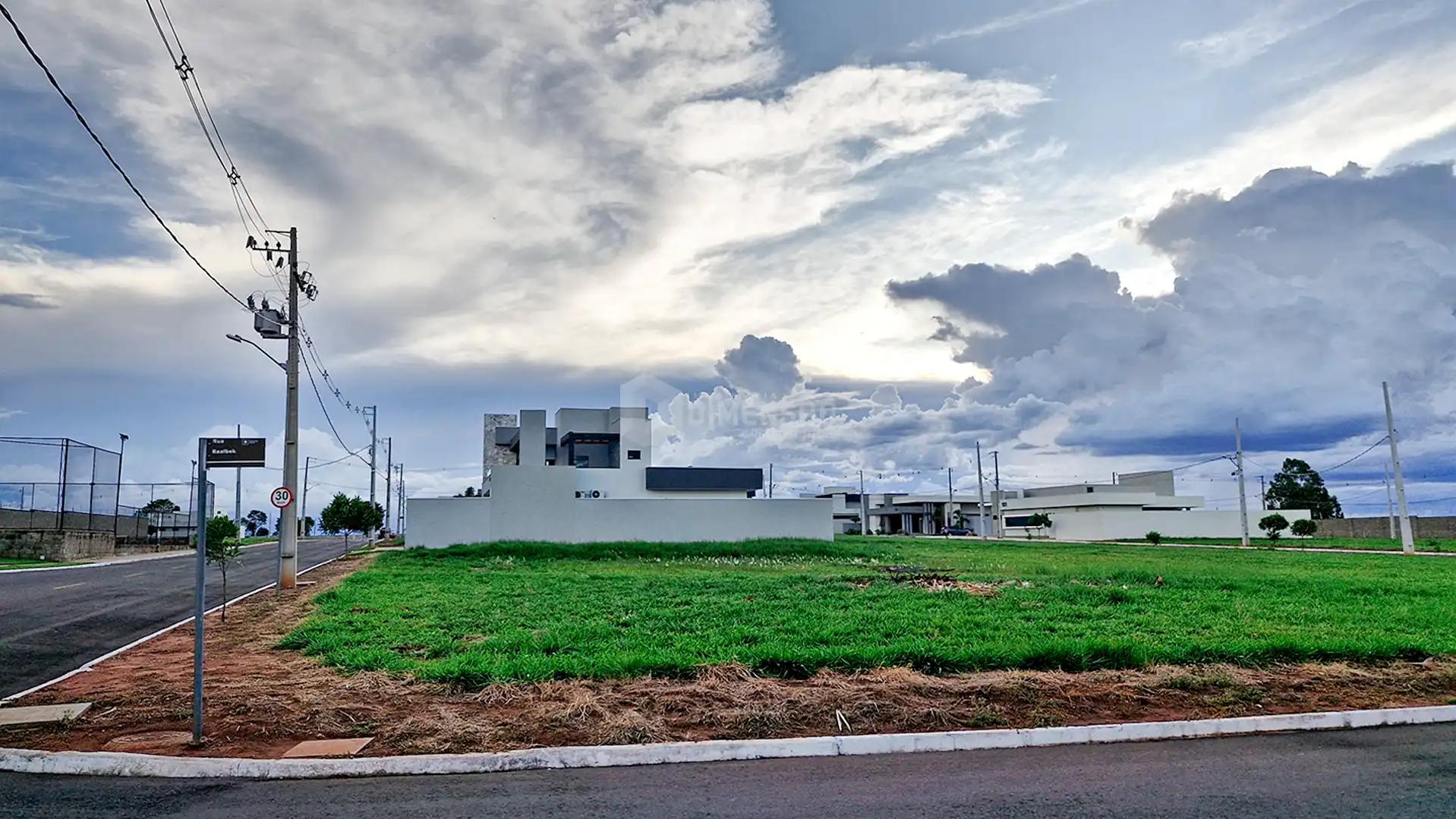 Terreno à Venda no Residencial Nabhan, Cianorte-PR.