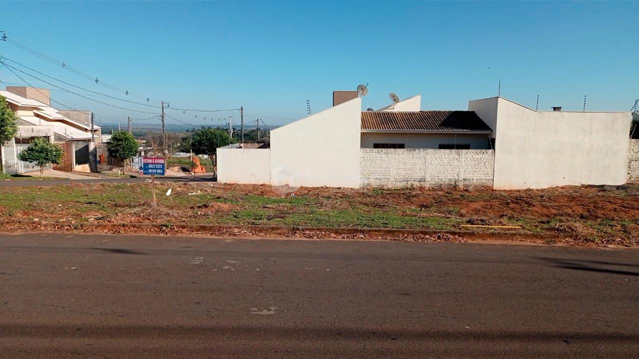 Terreno á venda no Jardim Itapuã, em Umuarama-PR